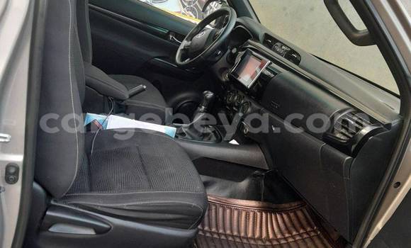 Oofamaa Toyota Hiluxe Revo Other Makiinaa iti Addis–Ababa keessatti Ethiopia keessatti Oofamaa Toyota Hiluxe Revo Other Makiinaa iti Addis–Ababa keessatti Ethiopia keessatti