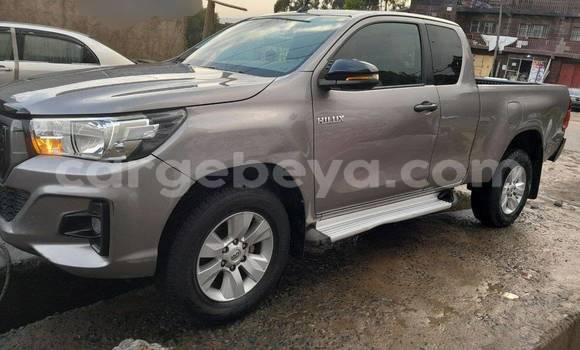 Oofamaa Toyota Hiluxe Revo Other Makiinaa iti Addis–Ababa keessatti Ethiopia keessatti Oofamaa Toyota Hiluxe Revo Other Makiinaa iti Addis–Ababa keessatti Ethiopia keessatti