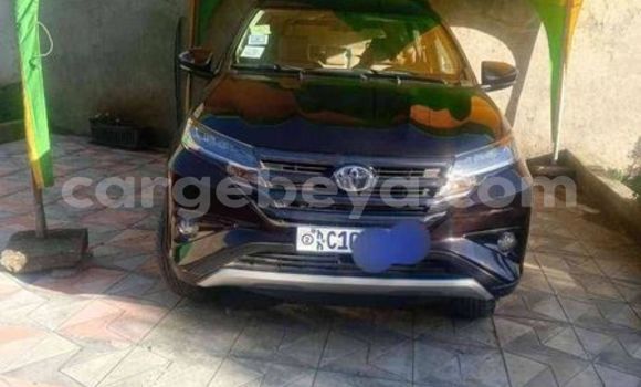 Oofamaa Toyota Rush Blue Makiinaa iti Addis–Ababa keessatti Ethiopia keessatti Oofamaa Toyota Rush Blue Makiinaa iti Addis–Ababa keessatti Ethiopia keessatti