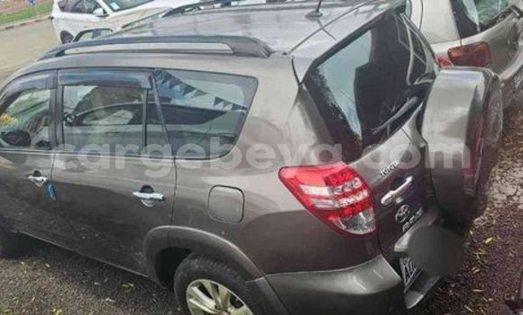 Oofamaa Toyota RAV4 Other Makiinaa iti Addis–Ababa keessatti Ethiopia keessatti Oofamaa Toyota RAV4 Other Makiinaa iti Addis–Ababa keessatti Ethiopia keessatti