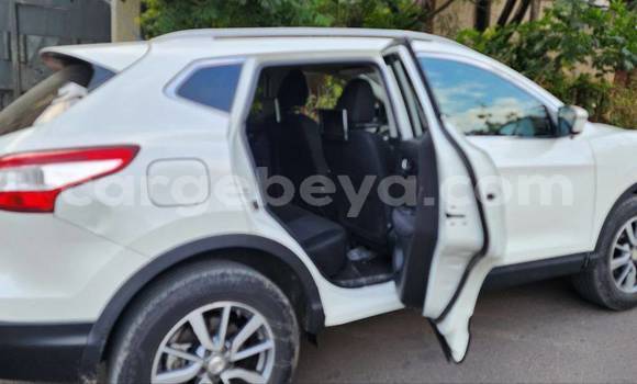 Oofamaa Nissan Qashqai Other Makiinaa iti Addis–Ababa keessatti Ethiopia keessatti Oofamaa Nissan Qashqai Other Makiinaa iti Addis–Ababa keessatti Ethiopia keessatti