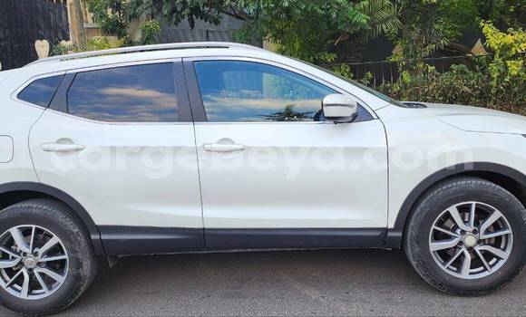 Oofamaa Nissan Qashqai Other Makiinaa iti Addis–Ababa keessatti Ethiopia keessatti Oofamaa Nissan Qashqai Other Makiinaa iti Addis–Ababa keessatti Ethiopia keessatti