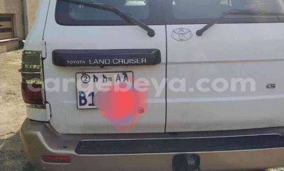 Oofamaa Toyota Land Cruiser Other Makiinaa iti Addis–Ababa keessatti Ethiopia keessatti Oofamaa Toyota Land Cruiser Other Makiinaa iti Addis–Ababa keessatti Ethiopia keessatti