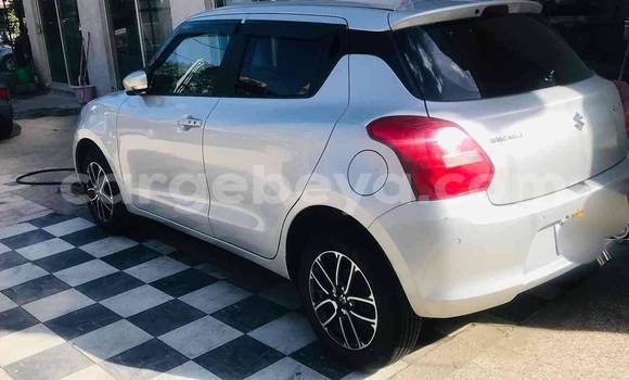 Oofamaa Suzuki Swift Other Makiinaa iti Addis–Ababa keessatti Ethiopia keessatti Oofamaa Suzuki Swift Other Makiinaa iti Addis–Ababa keessatti Ethiopia keessatti