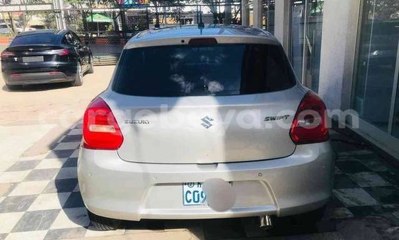 Oofamaa Suzuki Swift Other Makiinaa iti Addis–Ababa keessatti Ethiopia keessatti Oofamaa Suzuki Swift Other Makiinaa iti Addis–Ababa keessatti Ethiopia keessatti