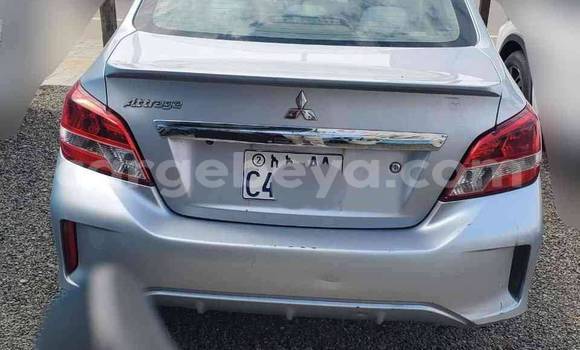 Oofamaa Mitsubishi Attrage Other Makiinaa iti Addis–Ababa keessatti Ethiopia keessatti Oofamaa Mitsubishi Attrage Other Makiinaa iti Addis–Ababa keessatti Ethiopia keessatti
