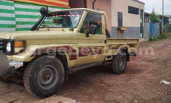 Oofamaa Toyota Pickup Other Makiinaa iti Addis–Ababa keessatti Ethiopia keessatti Oofamaa Toyota Pickup Other Makiinaa iti Addis–Ababa keessatti Ethiopia keessatti
