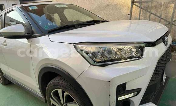 Buy Used Toyota Ractis White Car in Addis–Ababa in Ethiopia