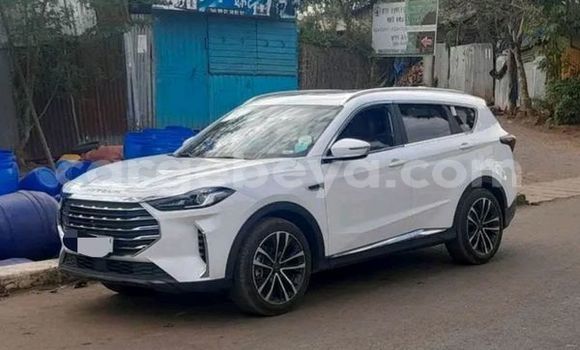 Buy Used Toyota Corolla Cross White Car in Adet in Amhara Buy Used Toyota Corolla Cross White Car in Adet in Amhara