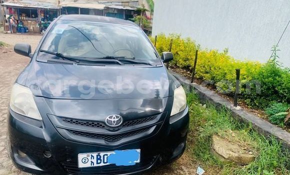 ይግዙ ያገለገለ Toyota Yaris ጥቁር መኪና በ አዲስ አበባ በ ኢትዮጵያ