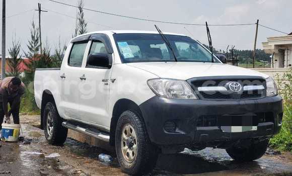 Buy Used Toyota Hilux White Car in Addis Zemen in Amhara Buy Used Toyota Hilux White Car in Addis Zemen in Amhara