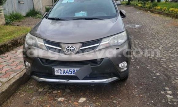 Oofamaa Toyota Allion Other Makiinaa iti Addis–Ababa keessatti Ethiopia keessatti Oofamaa Toyota Allion Other Makiinaa iti Addis–Ababa keessatti Ethiopia keessatti