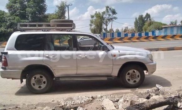 ይግዙ ያገለገለ Toyota Yaris ሌላ መኪና በ አቢ አዲ በ ትግራይ ይግዙ ያገለገለ Toyota Yaris ሌላ መኪና በ አቢ አዲ በ ትግራይ