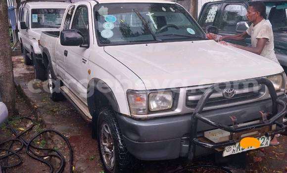 Buy Used Toyota Hilux White Car in Addis Zemen in Amhara Buy Used Toyota Hilux White Car in Addis Zemen in Amhara
