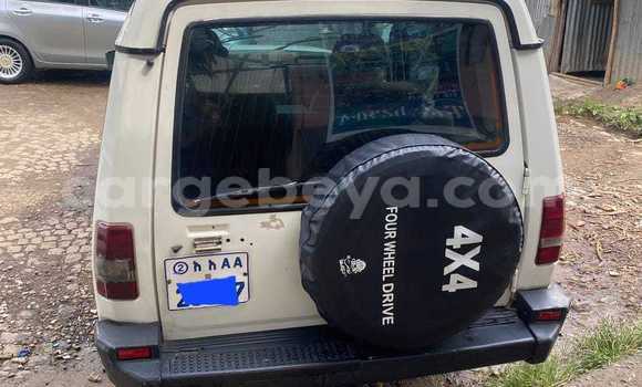 ይግዙ ያገለገለ Land Rover Discovery ነጭ መኪና በ አዲስ ዘመን በ አማራ ይግዙ ያገለገለ Land Rover Discovery ነጭ መኪና በ አዲስ ዘመን በ አማራ