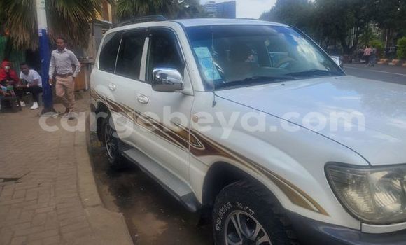 ይግዙ ያገለገለ Toyota Land Cruiser ነጭ መኪና በ አዲስ አበባ በ ኢትዮጵያ ይግዙ ያገለገለ Toyota Land Cruiser ነጭ መኪና በ አዲስ አበባ በ ኢትዮጵያ