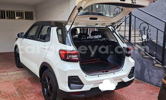 ይግዙ ያገለገለ Toyota Ractis ነጭ መኪና በ አቢይቲ–ካና በ ኢትዮጵያ ይግዙ ያገለገለ Toyota Ractis ነጭ መኪና በ አቢይቲ–ካና በ ኢትዮጵያ