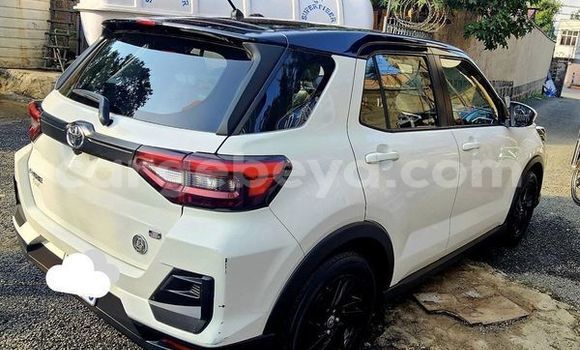 ይግዙ ያገለገለ Toyota Ractis ነጭ መኪና በ አቢይቲ–ካና በ ኢትዮጵያ ይግዙ ያገለገለ Toyota Ractis ነጭ መኪና በ አቢይቲ–ካና በ ኢትዮጵያ