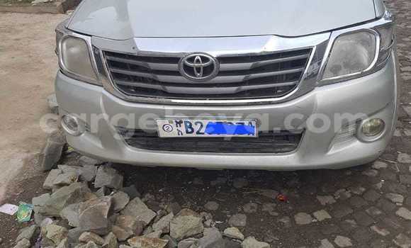 ይግዙ ያገለገለ Toyota Hilux ሌላ መኪና በ አዲስ አበባ በ ኢትዮጵያ