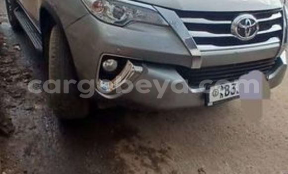 Oofamaa Toyota Fortuner Other Makiinaa iti Abiy Adi keessatti Tigray keessatti
