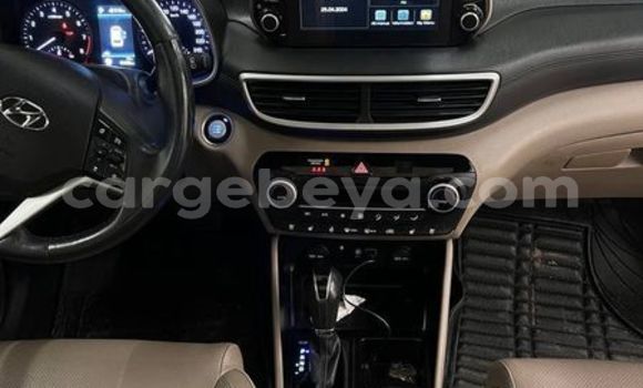 ይግዙ ያገለገለ Hyundai Tucson ሌላ መኪና በ አዲስ አበባ በ ኢትዮጵያ