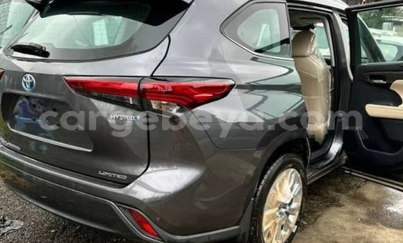 Buy Used Toyota Highlander White Car in Addis 'Alem in Amhara