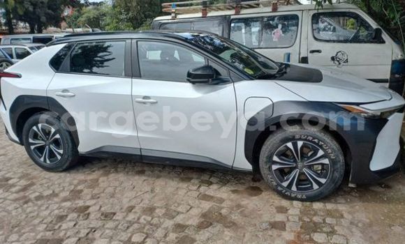 ይግዙ ያገለገለ Toyota Belta ሌላ መኪና በ አዲስ አበባ በ ኢትዮጵያ ይግዙ ያገለገለ Toyota Belta ሌላ መኪና በ አዲስ አበባ በ ኢትዮጵያ