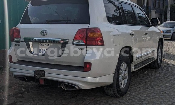 Buy Used Toyota Land Cruiser White Car in Addigrat in Tigray Buy Used Toyota Land Cruiser White Car in Addigrat in Tigray