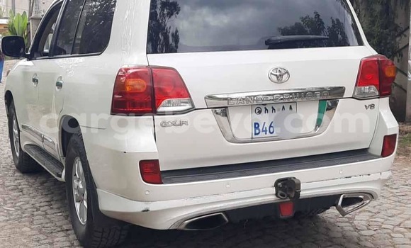 Buy Used Toyota Land Cruiser White Car in Addigrat in Tigray Buy Used Toyota Land Cruiser White Car in Addigrat in Tigray