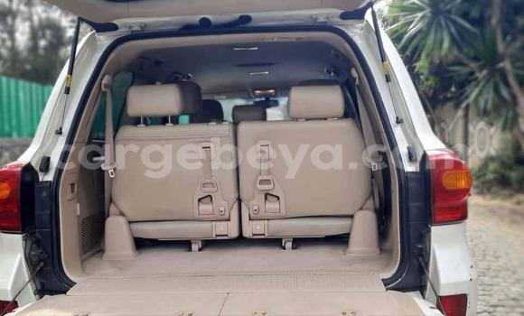 Buy Used Toyota Land Cruiser White Car in Addigrat in Tigray Buy Used Toyota Land Cruiser White Car in Addigrat in Tigray
