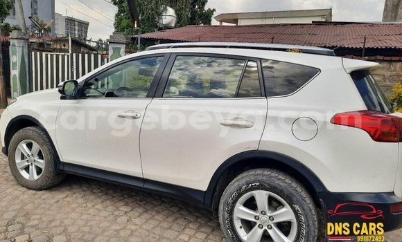 Buy Used Toyota RAV4 White Car in Addis–Ababa in Ethiopia Buy Used Toyota RAV4 White Car in Addis–Ababa in Ethiopia