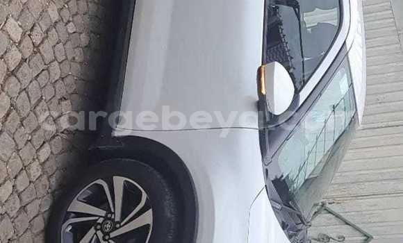 ይግዙ ያገለገለ Toyota RAV4 ነጭ መኪና በ አዲስ አበባ በ ኢትዮጵያ ይግዙ ያገለገለ Toyota RAV4 ነጭ መኪና በ አዲስ አበባ በ ኢትዮጵያ