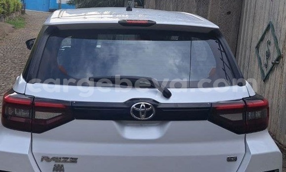 ይግዙ ያገለገለ Toyota RAV4 ነጭ መኪና በ አዲስ አበባ በ ኢትዮጵያ ይግዙ ያገለገለ Toyota RAV4 ነጭ መኪና በ አዲስ አበባ በ ኢትዮጵያ