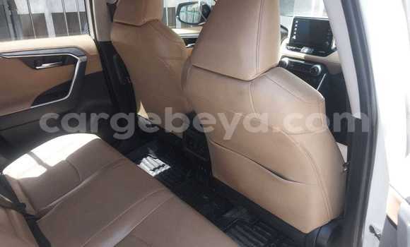 ይግዙ ያገለገለ Toyota RAV4 ነጭ መኪና በ አዲስ አበባ በ ኢትዮጵያ ይግዙ ያገለገለ Toyota RAV4 ነጭ መኪና በ አዲስ አበባ በ ኢትዮጵያ