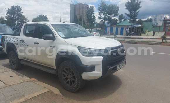ይግዙ ያገለገለ Toyota Hilux ነጭ መኪና በ አቢይቲ–ካና በ ኢትዮጵያ ይግዙ ያገለገለ Toyota Hilux ነጭ መኪና በ አቢይቲ–ካና በ ኢትዮጵያ
