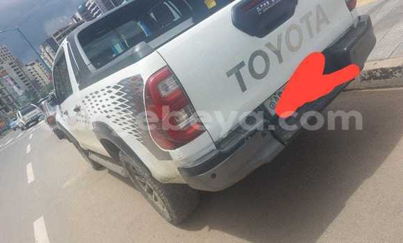 ይግዙ ያገለገለ Toyota Hilux ነጭ መኪና በ አቢይቲ–ካና በ ኢትዮጵያ ይግዙ ያገለገለ Toyota Hilux ነጭ መኪና በ አቢይቲ–ካና በ ኢትዮጵያ