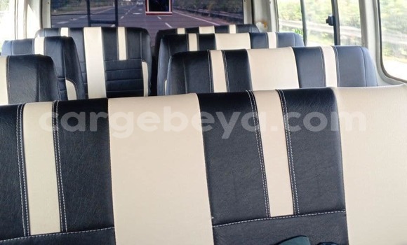 ይግዙ ያገለገለ Toyota Hiace ነጭ መኪና በ አዲስ አበባ በ ኢትዮጵያ ይግዙ ያገለገለ Toyota Hiace ነጭ መኪና በ አዲስ አበባ በ ኢትዮጵያ