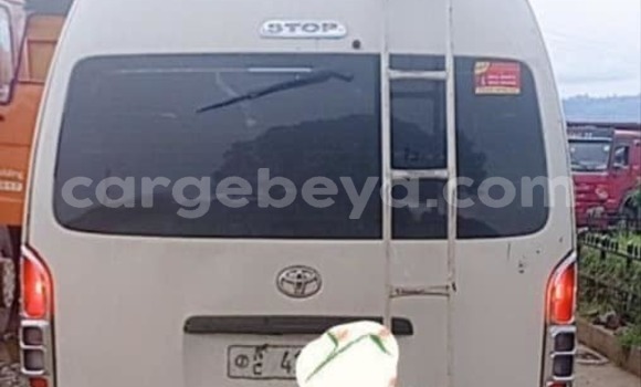 ይግዙ ያገለገለ Toyota Hiace ነጭ መኪና በ አዲስ አበባ በ ኢትዮጵያ ይግዙ ያገለገለ Toyota Hiace ነጭ መኪና በ አዲስ አበባ በ ኢትዮጵያ