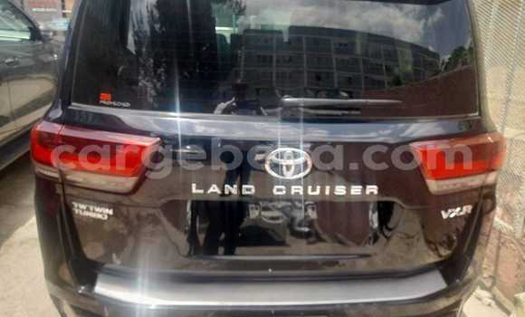 ይግዙ ያገለገለ Toyota Land Cruiser Prado ጥቁር መኪና በ አዲስ አበባ በ ኢትዮጵያ ይግዙ ያገለገለ Toyota Land Cruiser Prado ጥቁር መኪና በ አዲስ አበባ በ ኢትዮጵያ