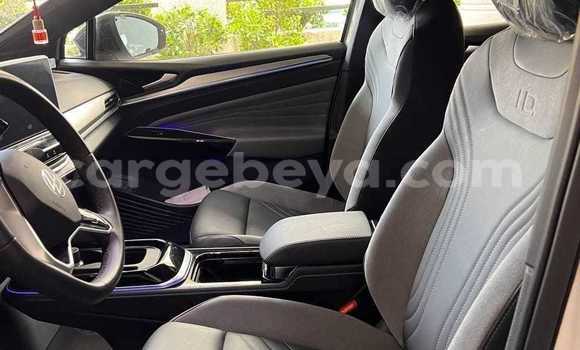 ይግዙ ያገለገለ Volkswagen Amarok ጥቁር መኪና በ አዲስ አበባ በ ኢትዮጵያ ይግዙ ያገለገለ Volkswagen Amarok ጥቁር መኪና በ አዲስ አበባ በ ኢትዮጵያ