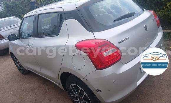 ይግዙ ያገለገለ Suzuki Swift ሌላ መኪና በ አዲስ አበባ በ ኢትዮጵያ