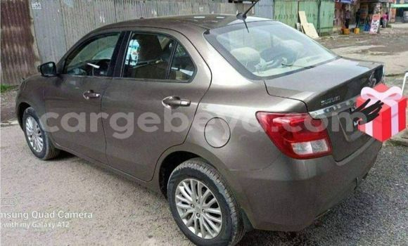 Oofamaa Suzuki Dzire Other Makiinaa iti Addis–Ababa keessatti Ethiopia keessatti Oofamaa Suzuki Dzire Other Makiinaa iti Addis–Ababa keessatti Ethiopia keessatti