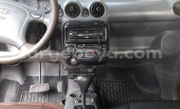 Acheter Occasion Voiture Kia Sedona Rouge à Addis Ababa, Ethiopie Acheter Occasion Voiture Kia Sedona Rouge à Addis Ababa, Ethiopie