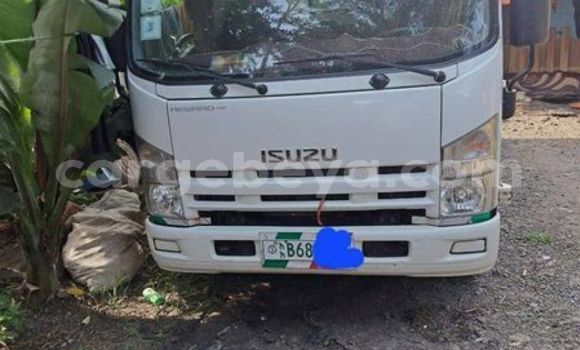 ይግዙ ያገለገለ Isuzu 117 ሌላ መኪና በ አቲ አረታይ በ አማራ