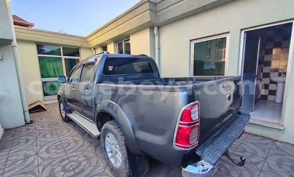 Oofamaa Toyota Hilux Other Makiinaa iti Abomsa keessatti Oromia keessatti Oofamaa Toyota Hilux Other Makiinaa iti Abomsa keessatti Oromia keessatti