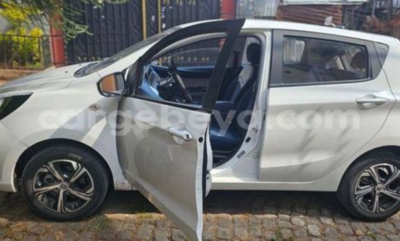 Oofamaa Hyundai Accent Other Makiinaa iti Addiet–Canna keessatti Ethiopia keessatti Oofamaa Hyundai Accent Other Makiinaa iti Addiet–Canna keessatti Ethiopia keessatti