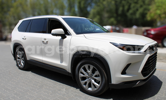 Buy New Toyota Highlander White Car in Addis–Ababa in Ethiopia