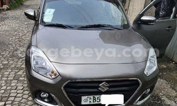 Oofamaa Suzuki Dzire Other Makiinaa iti Addis–Ababa keessatti Ethiopia keessatti Oofamaa Suzuki Dzire Other Makiinaa iti Addis–Ababa keessatti Ethiopia keessatti