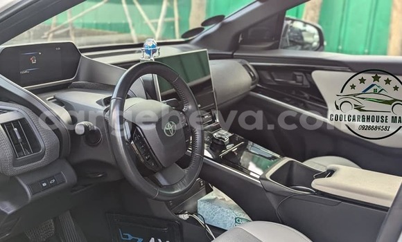 Buy Used Toyota Matrix White Car in Addis 'Alem in Amhara Buy Used Toyota Matrix White Car in Addis 'Alem in Amhara