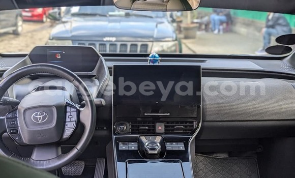 Buy Used Toyota Matrix White Car in Addis 'Alem in Amhara Buy Used Toyota Matrix White Car in Addis 'Alem in Amhara